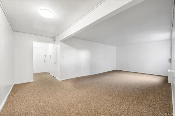 224-24 Union TPKE #3K, Oakland Gardens, NY 11364