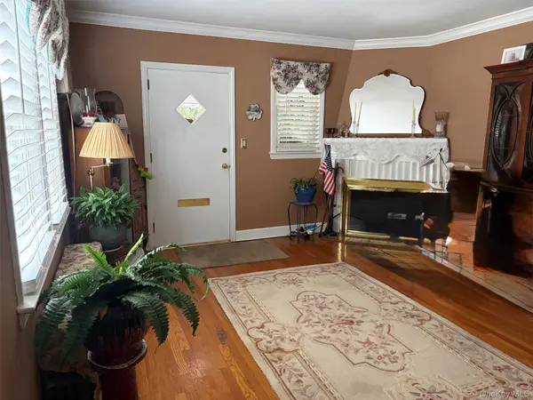 8456 252nd ST, Bellerose, NY 11426
