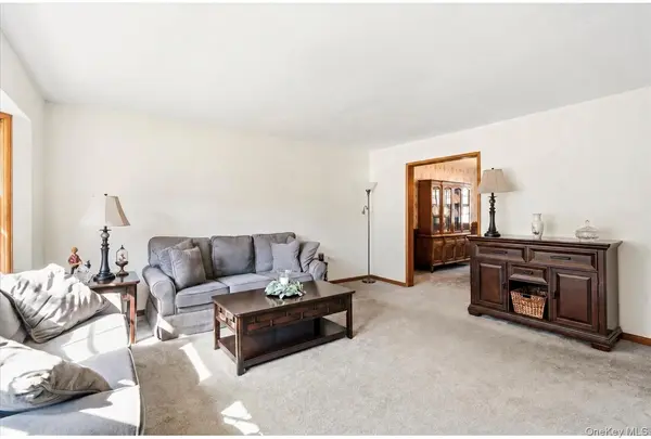 68 Roy AVE, Massapequa, NY 11758