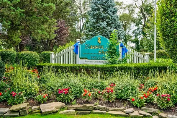 68 Roy AVE, Massapequa, NY 11758