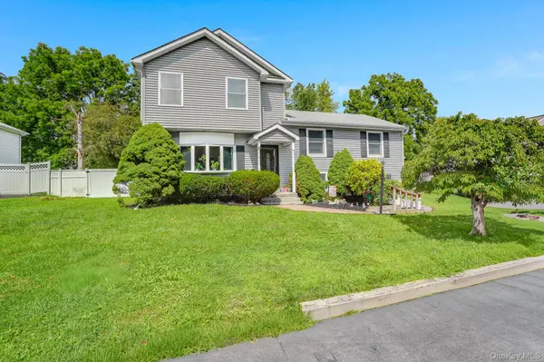 8 Hampton RD, Poughkeepsie, NY 12603