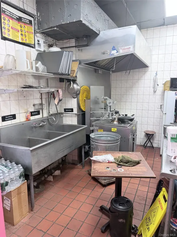 146 Knickerbocker AVE, Brooklyn, NY 11237