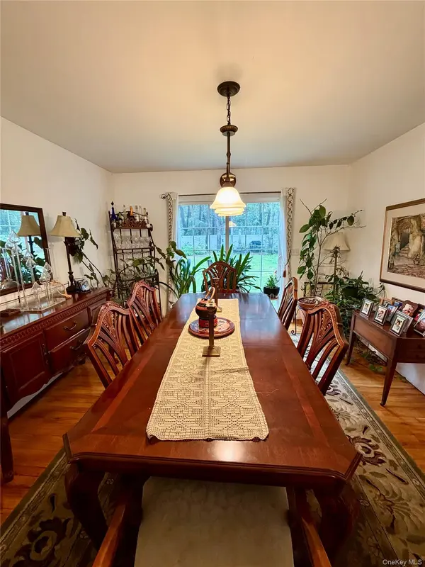 674 Flanders RD, Riverhead, NY 11901