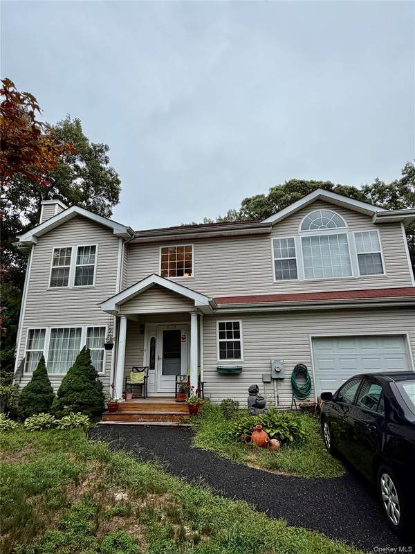 674 Flanders RD, Riverhead, NY 11901