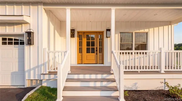 100 Bieselin RD, Bellport Village, NY 11713