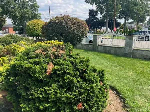 47 Brown AVE, Hempstead, NY 11550
