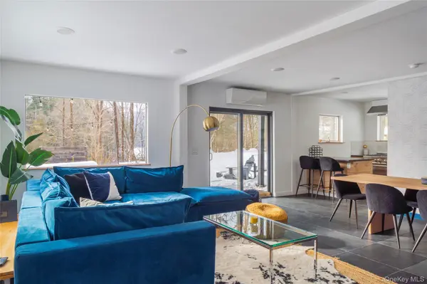 15 Lake View DR, Woodstock, NY 12448