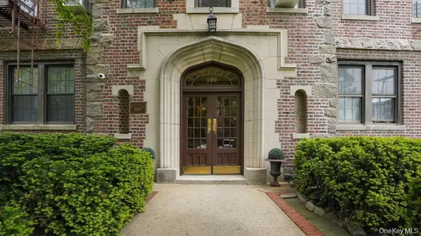 100 Parkway RD #4D, Bronxville, NY 10708