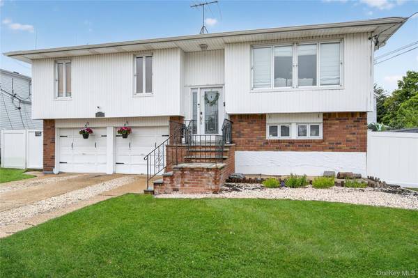 103 Motor AVE, Farmingdale, NY 11735