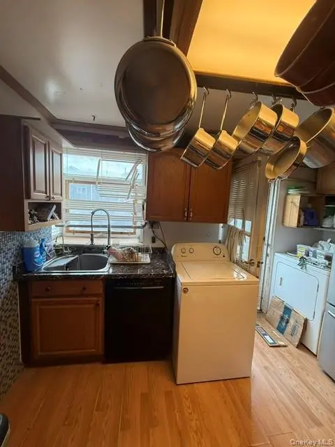 30 W 11th RD, Broad Channel, NY 11693