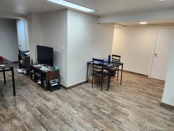 73-04 173 ST #1, Fresh Meadows, NY 11366
