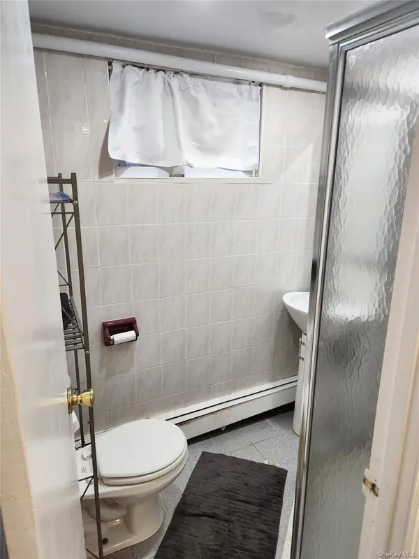 73-04 173 ST #1, Fresh Meadows, NY 11366