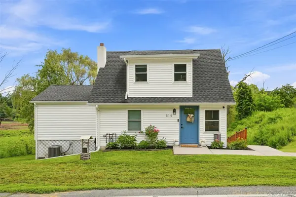814 County Route 12, New Hampton, NY 10958