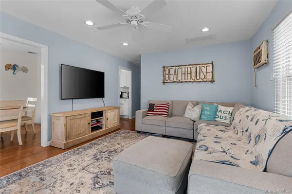 33 Minnesota AVE, Long Beach, NY 11561