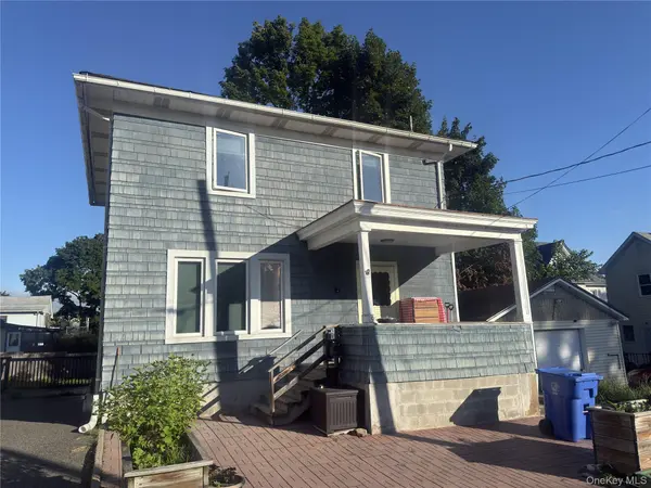 39 Crescent PL, Middletown, NY 10940