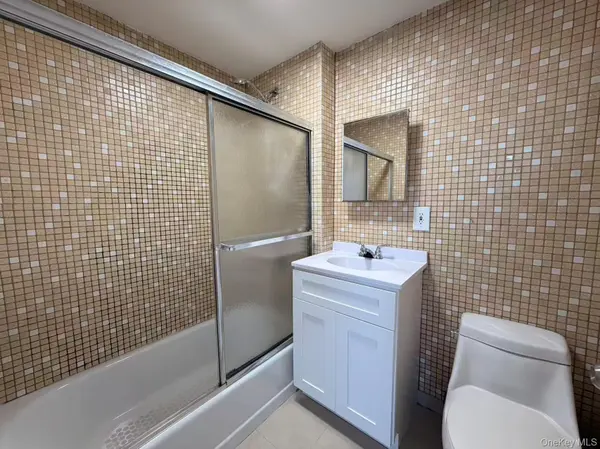 43-18 Robinson ST #7C, Flushing, NY 11355