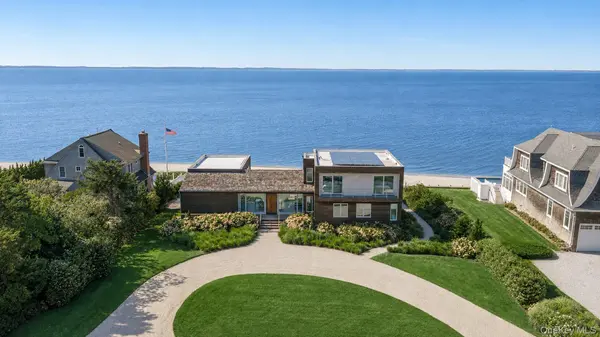 14 Peconic CRES, Hampton Bays, NY 11946