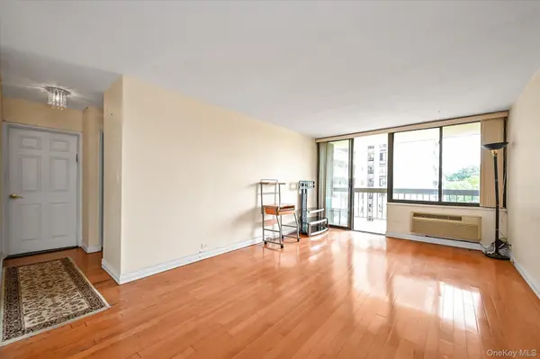 150-38 Union TPKE #6F, Flushing, NY 11367