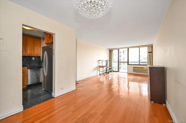150-38 Union TPKE #6F, Flushing, NY 11367