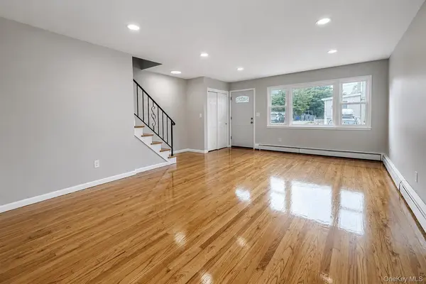 54 Farquhar AVE #1, Yonkers, NY 10701