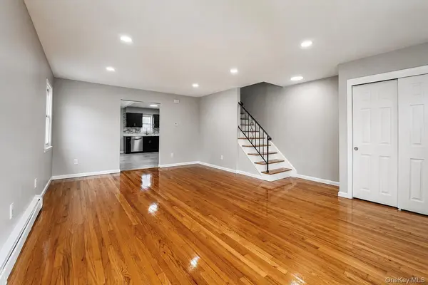 54 Farquhar AVE #1, Yonkers, NY 10701
