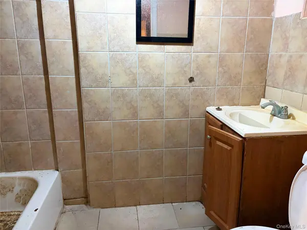4107 Lowerre PL, Bronx, NY 10466