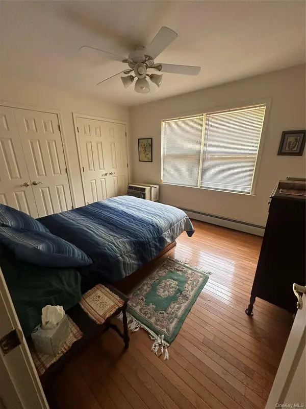 36 Greentree LN, Milton, NY 12547