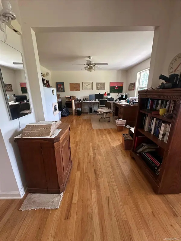 36 Greentree LN, Milton, NY 12547