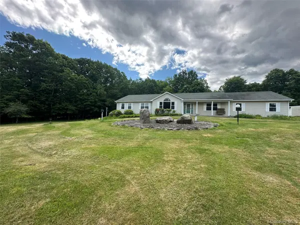 36 Greentree LN, Milton, NY 12547