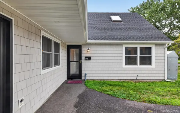 178 Montrose DR, Port Jefferson Station, NY 11776