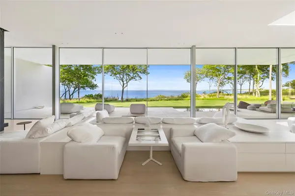 20 & 22 Hedges Banks DR, East Hampton, NY 11937