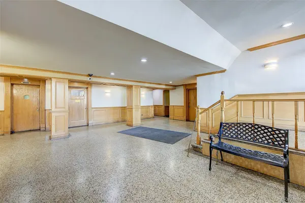 144-60 Gravett RD #4J, Flushing, NY 11367