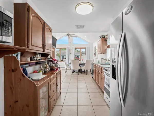 208 N 3rd ST, Bethpage, NY 11714