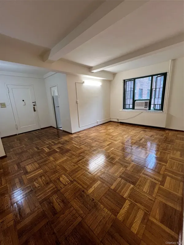 1569 Metropolitan AVE #5C, Bronx, NY 10462