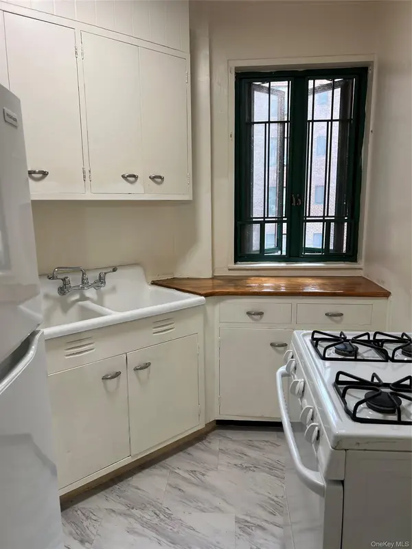 1569 Metropolitan AVE #5C, Bronx, NY 10462