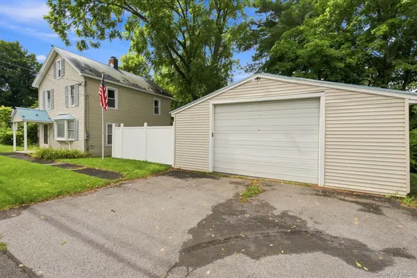 344 Broadway #9W, Ulster Park, NY 12487