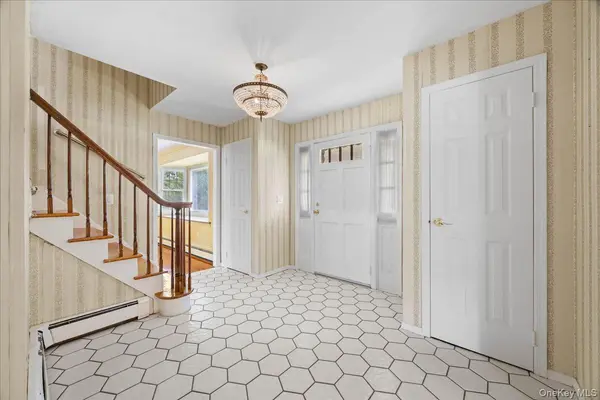 12 George CT, Miller Place, NY 11764