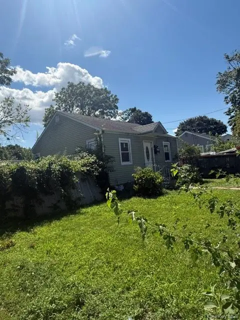 22 E Booker AVE, Wyandanch, NY 11798