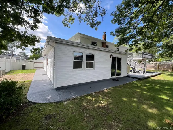 226 14th AVE, West Babylon, NY 11704
