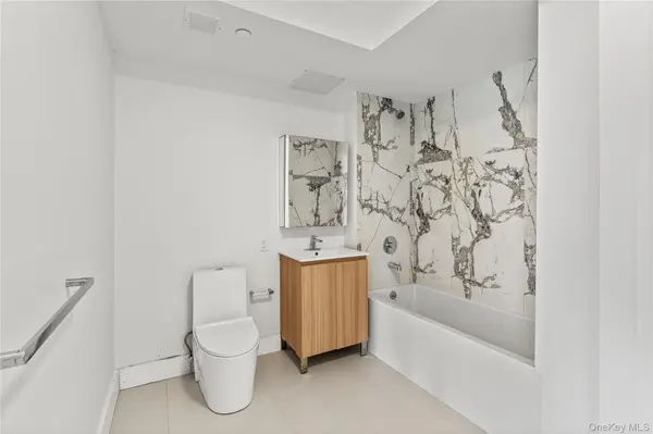 1 Lyon PL #706, White Plains, NY 10601