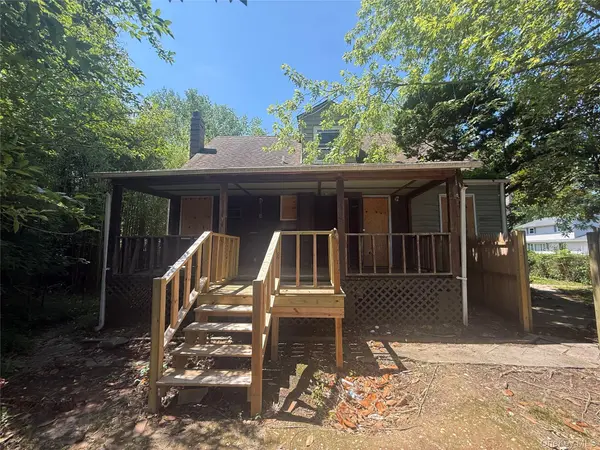 57 clinton AVE, Patchogue, NY 11772