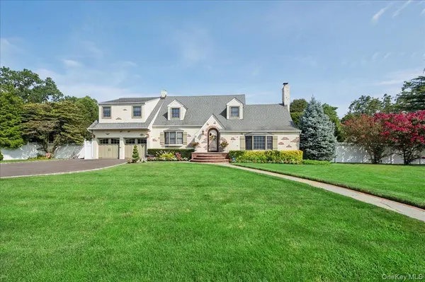 34 Albemarle RD, Westbury, NY 11590