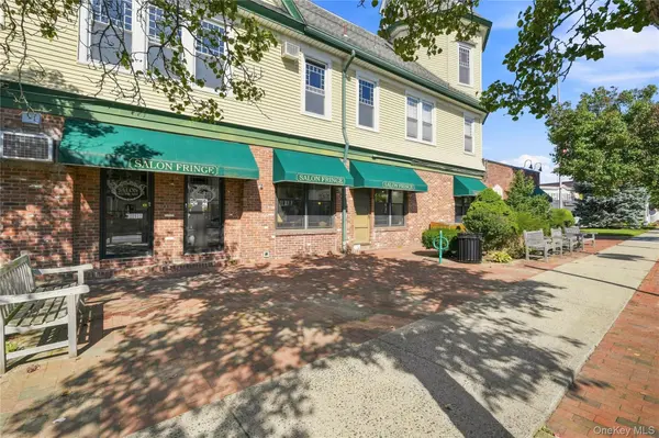 180 Broadway, Amityville, NY 11701