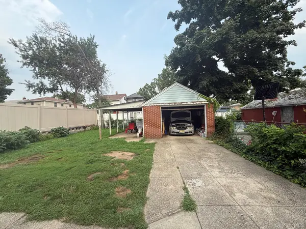 13619 220th PL, Springfield Gardens, NY 11413