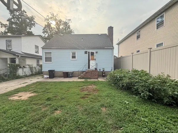 13619 220th PL, Springfield Gardens, NY 11413