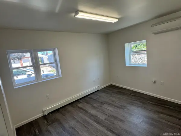 244 Maple PL, Mineola, NY 11501