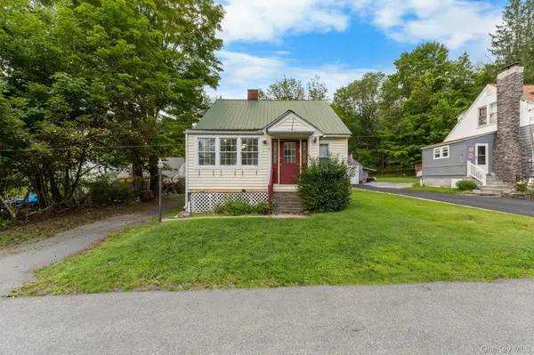 7 Jones TER, Fallsburg, NY 12788