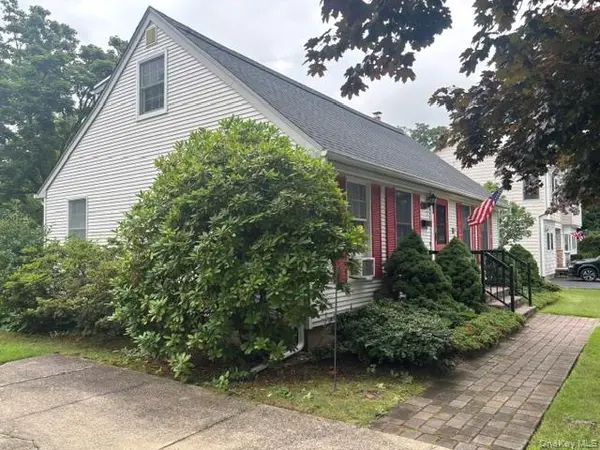 363 3rd AVE, Bayport, NY 11705