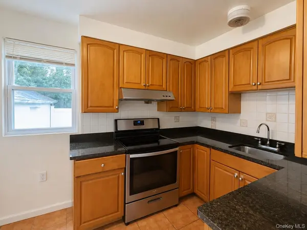 77-18 169th ST #1fl, Flushing, NY 11366
