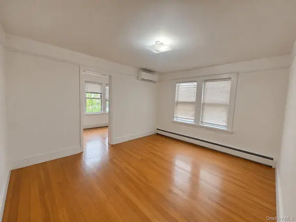 77-18 169th ST #1fl, Flushing, NY 11366